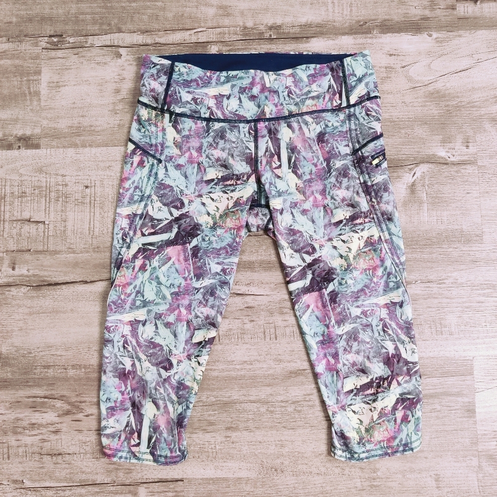Lululemon Wonder Under Capris Women's Size 10